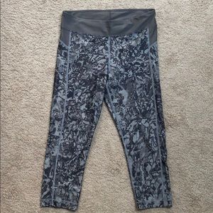 Under Armour Cropped Leggings